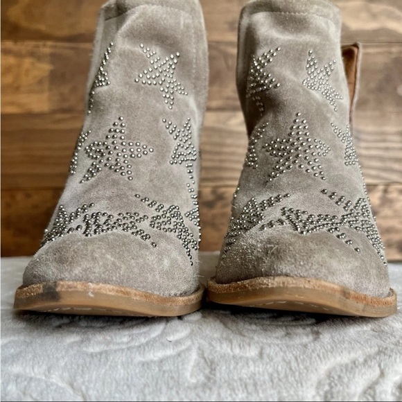 Jeffrey Campbell Asterial Booties Sz 8 Taupe Suede Star Studded Rock Western - Picture 10 of 16